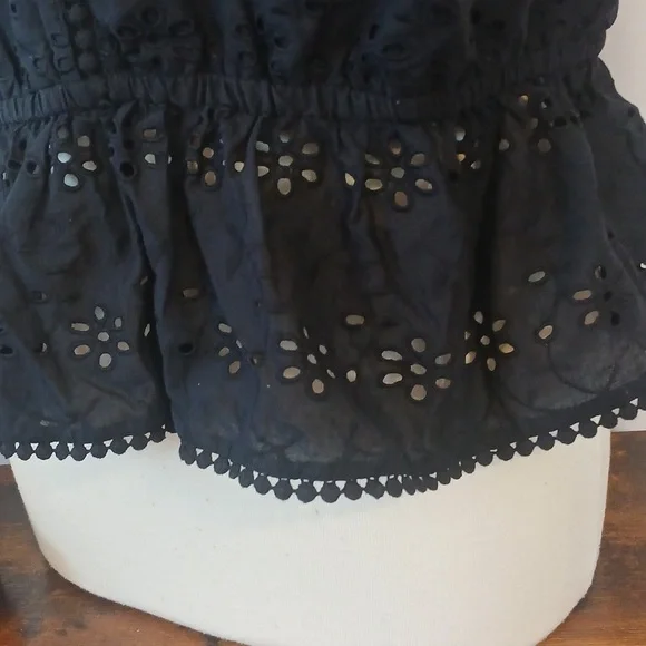 Black Eyelit Daisy Embroidery Halter Peplum Top Sz Xl - Picture 3 of 11